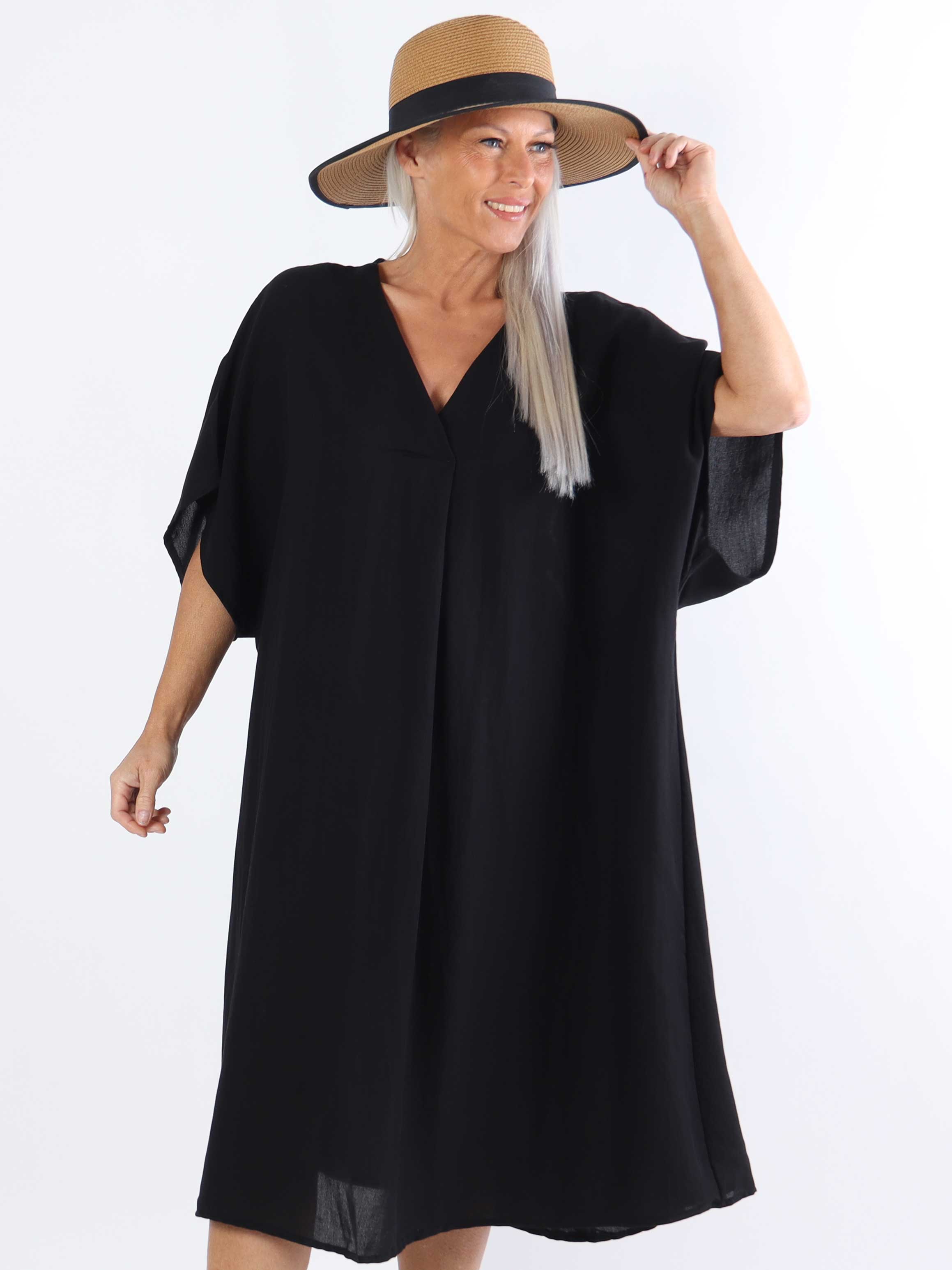 Astrid - Simpel plus size kjole med v-udskæring